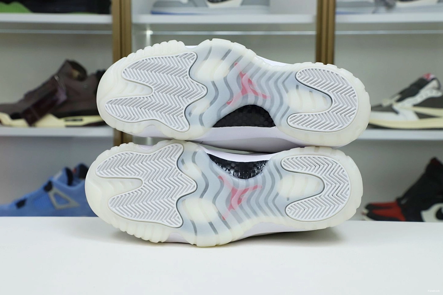 RETRO AIR XI TINT 11 PLATINUM JORDAN 1217